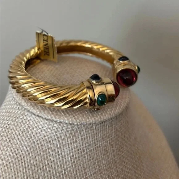 Vintage signed Ciner Bracelet - Picture 2 of 3